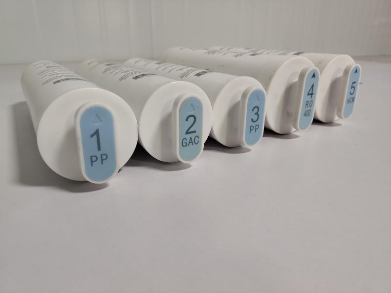 Wir haben erfolgreich einen vollen Container mit Filterelementen für Wasserreiniger und entsprechendem Zubehör exportiert.