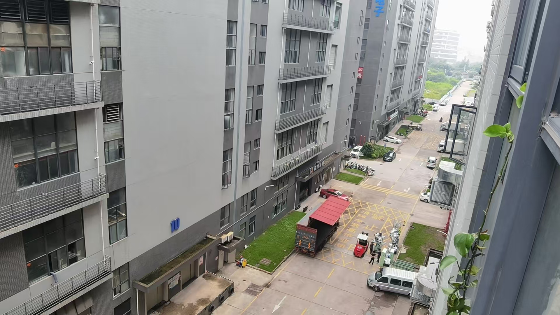 Die Foshan Rubber Factory bietet stabile Qualität und schnelle F&E-Unterstützung für weltweite Bestellungen kundenspezifischer Teile