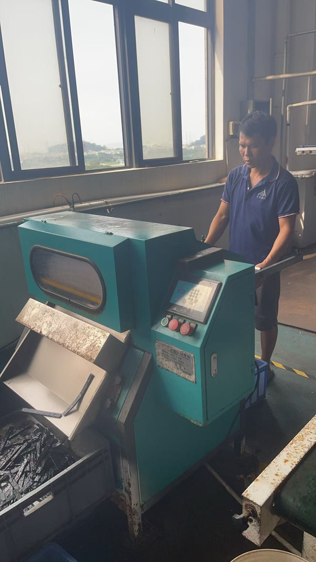 Automatisiertes Schneiden von Gummistreifen: Präzision, Effizienz und Kosteneinsparungen in Aktion Automatisiertes Schneiden von Gummistreifen: Präzision, Effizienz und Kosteneinsparungen in Aktion